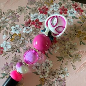 Marvel Doorables: Spider-man: Ghost-Spider Gwen handmade beaded pen